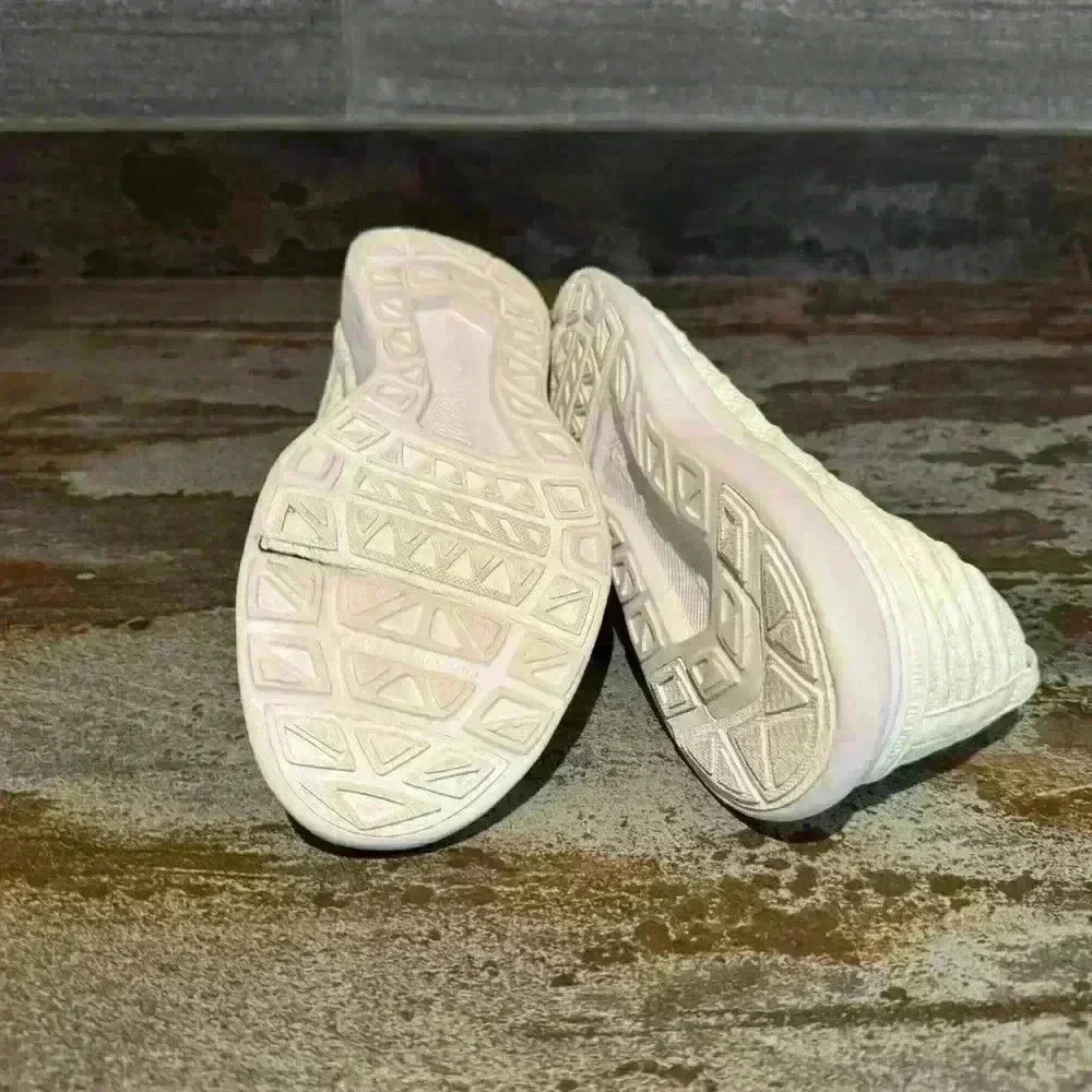 Athletic Propulsion Labs White Tennis Shoe Women’s 9.5 US Like New - Picture 4 of 4